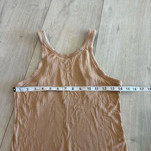 Lululemon women’s top size S - Picture 3 of 5